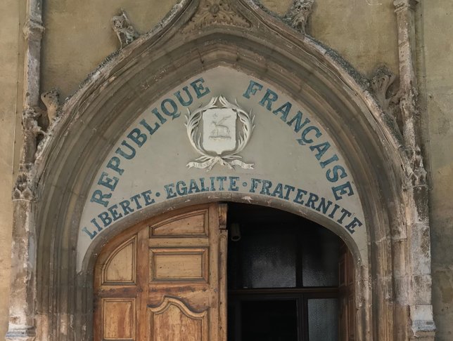 Eglise Mairie AUPS