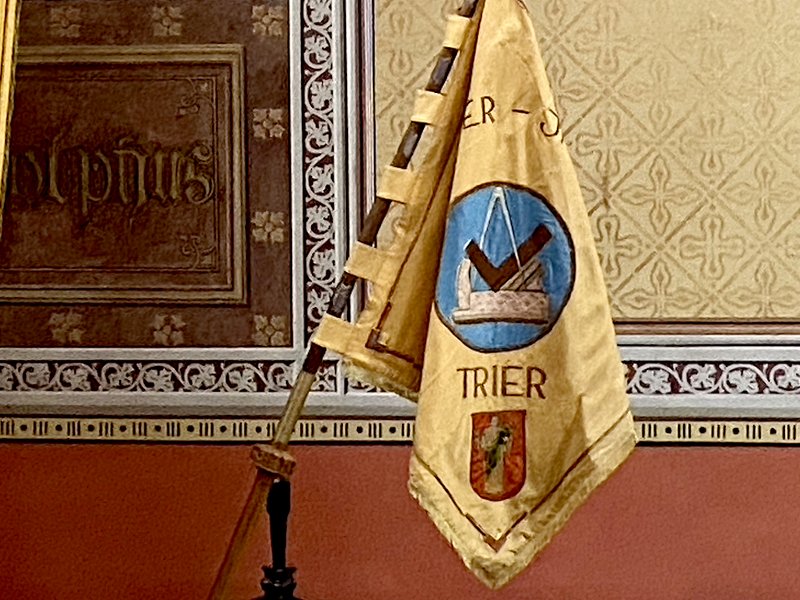 Drapeau Eglise Treves Allemagne