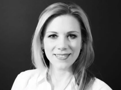 Stephanie Van Tittelboo