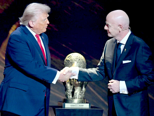 trump_poignee_de_main_maçonnique